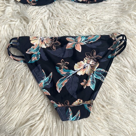 Venice Beach Bikini - Picture 5 of 8